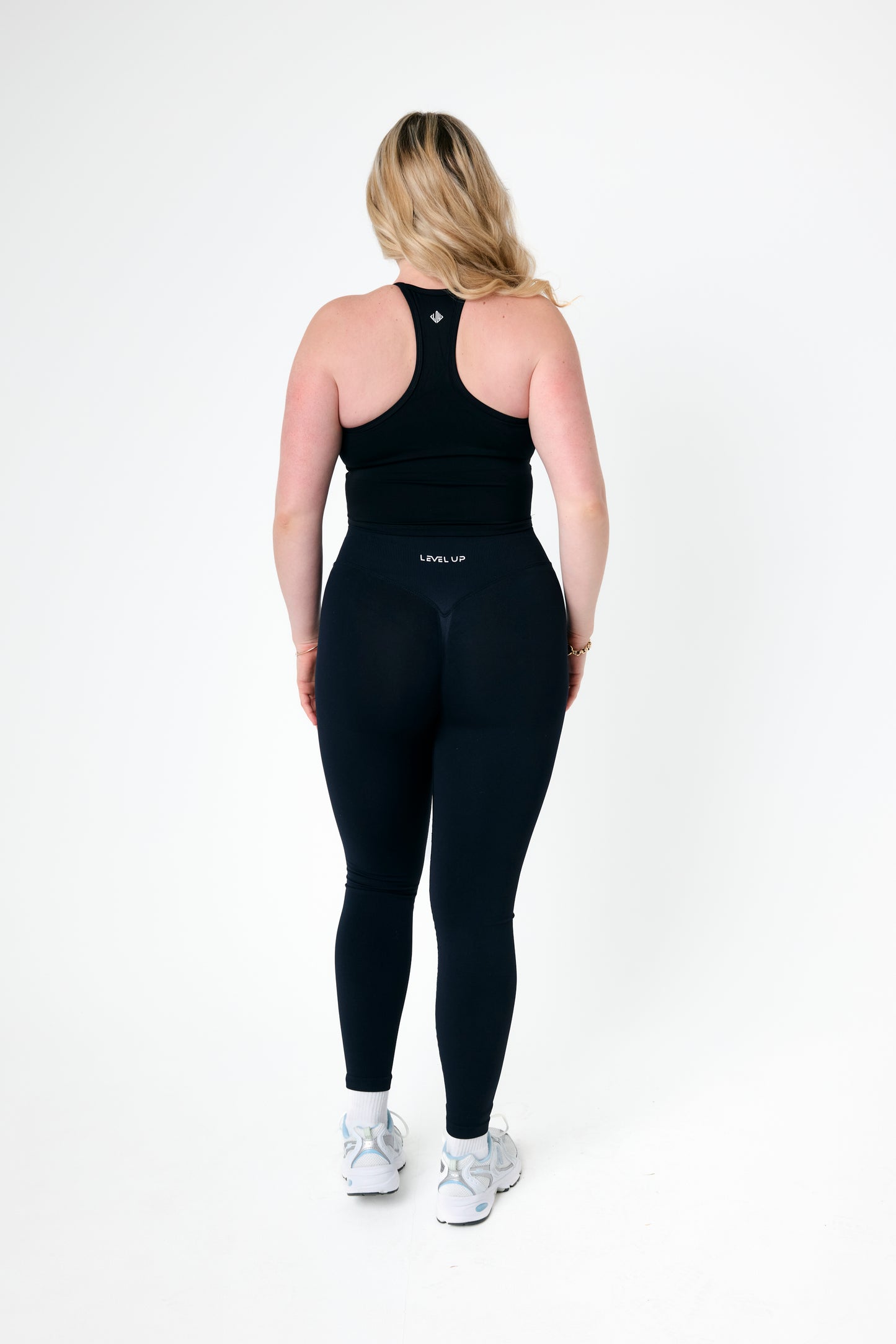 Contour Tank