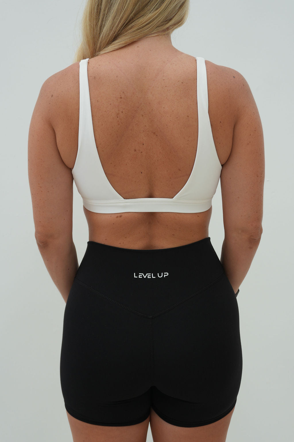 Signature Plunge V Crop