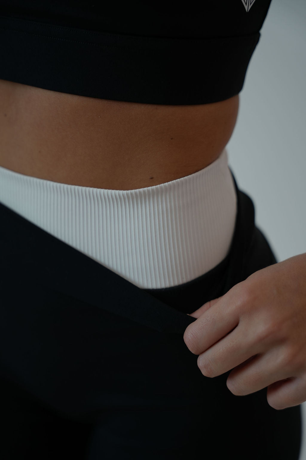 Poise Flared Legging