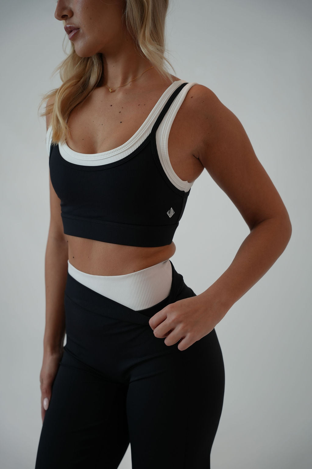 Poise Flared Legging