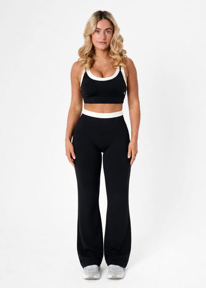 Poise Flared Legging